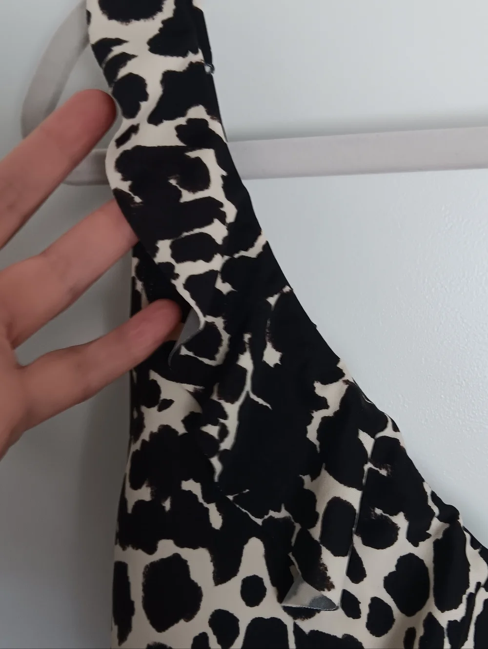 Black & Off White Animal Print One-Piece Swimsuit Ruffle V-neck Tummy Control - Picture 7 of 11